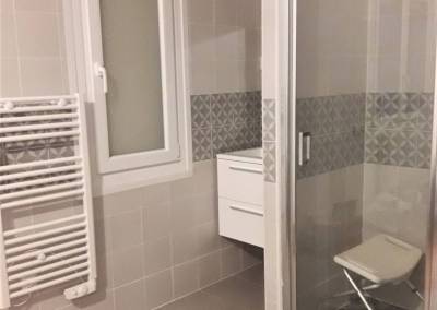 BH-Déco - Sylvie Samain - Rénovation maison accessibilité PMR salle de bain adaptée ouverte sur la chambre