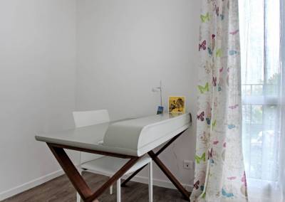 BH-Déco - Sylvie Samain - rénovation complète appartement bureau blanc lin bois