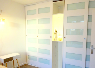 BH-Déco - Sylvie Samain - rénovation complète appartement chambre dressing portes coulissantes