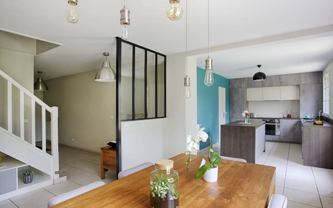 Une cuisine avec verrière à Mennecy