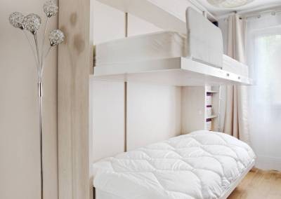 BH-Déco - Sylvie Samain, rénovation totale d'un appartement chambre bureau lits jumeaux escamotables ouverts