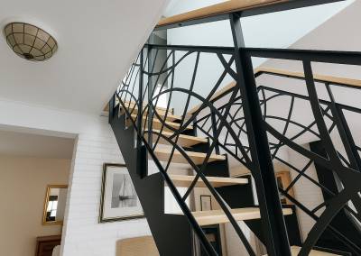 Rénovation d'un escalier à Briis sous Forges, escalier en chêne massif et en métal