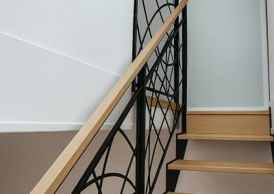 Rénovation d'un escalier à Briis sous Forges, escalier rambarde en métal et chêne massi